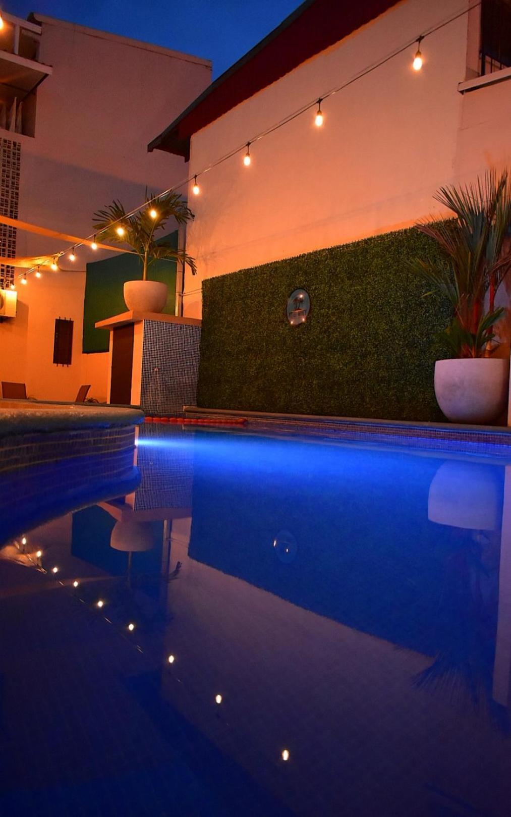 Hotel Cabinas Midey Puntarenas Exteriör bild
