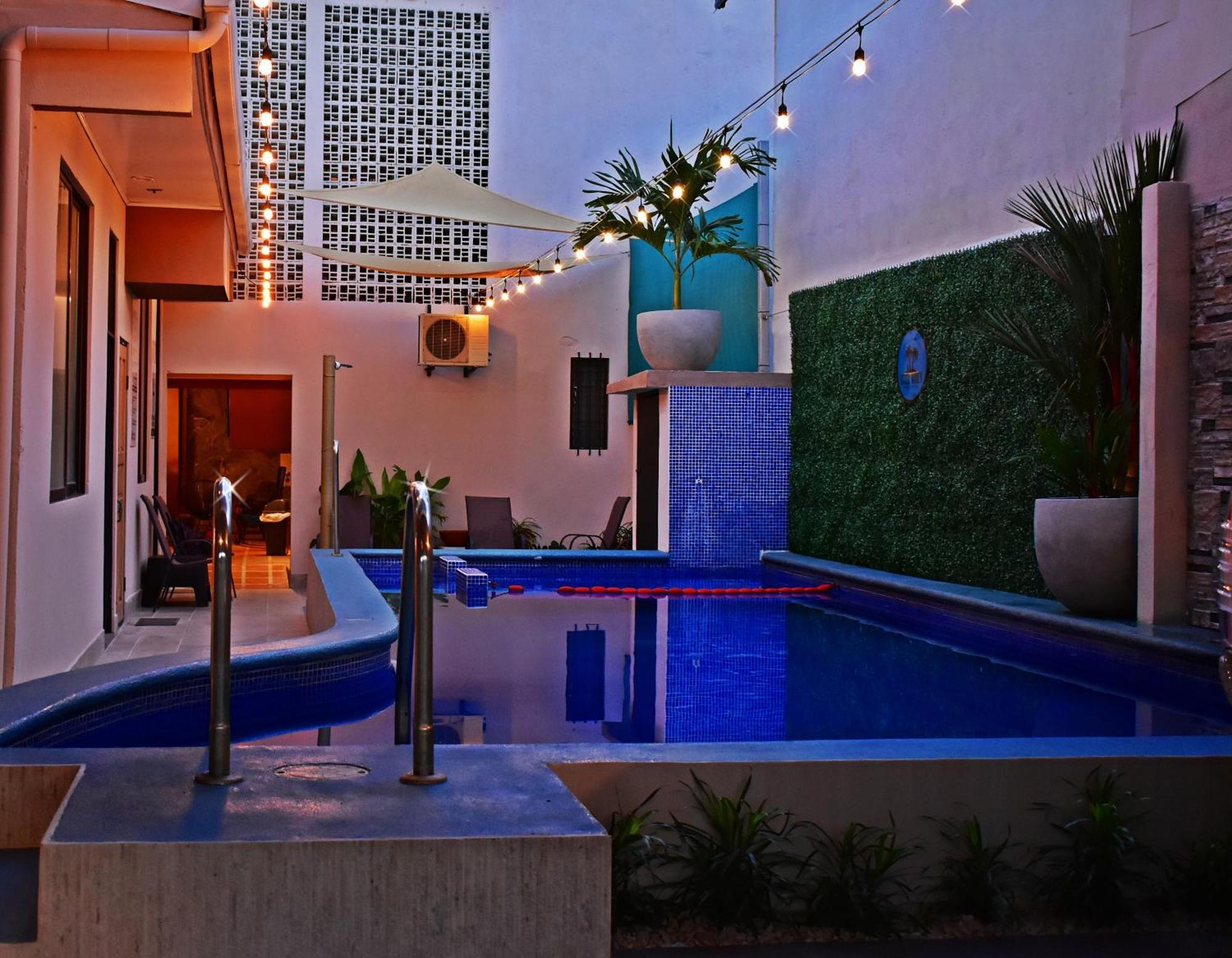 Hotel Cabinas Midey Puntarenas Exteriör bild