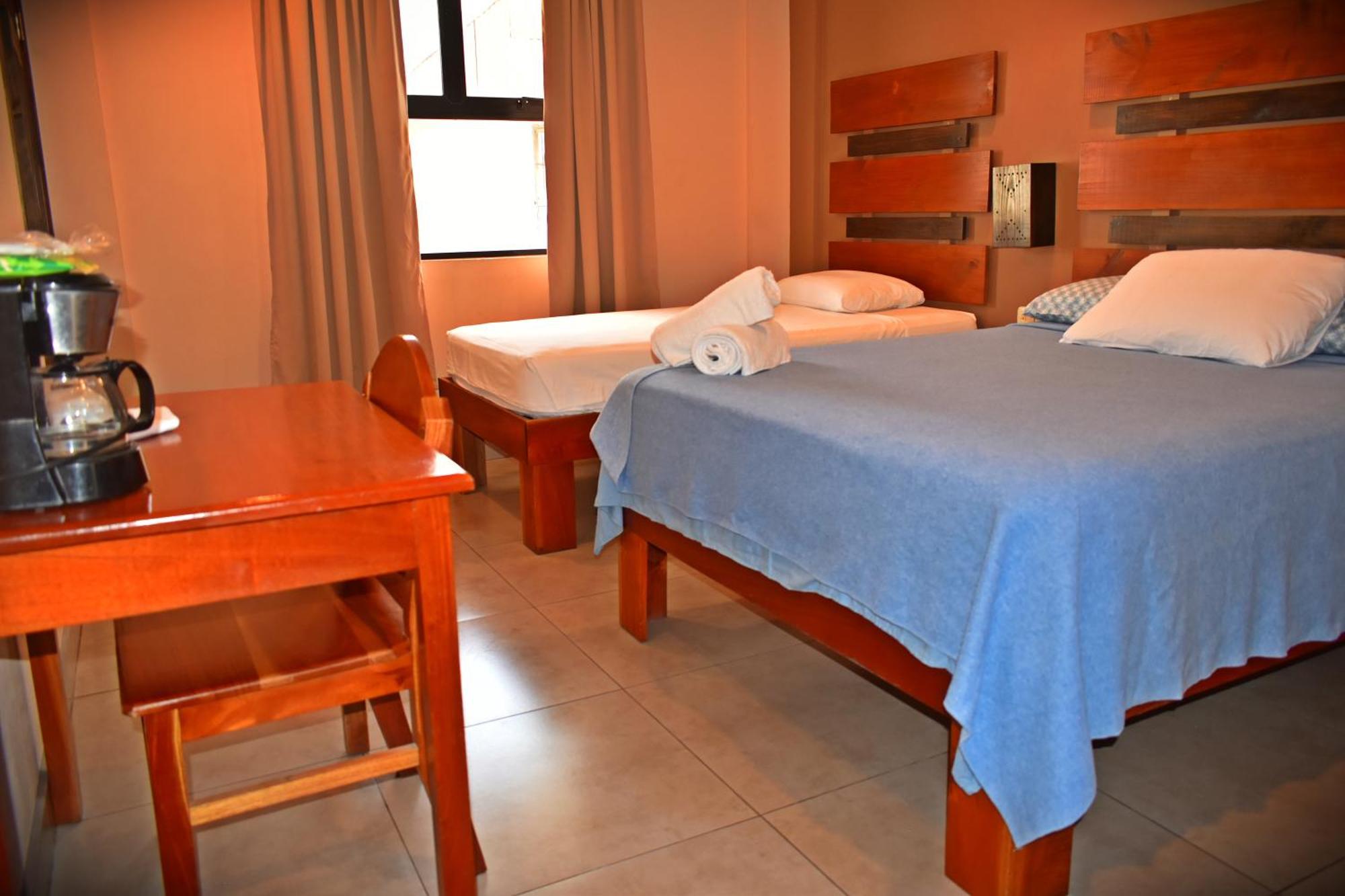 Hotel Cabinas Midey Puntarenas Exteriör bild