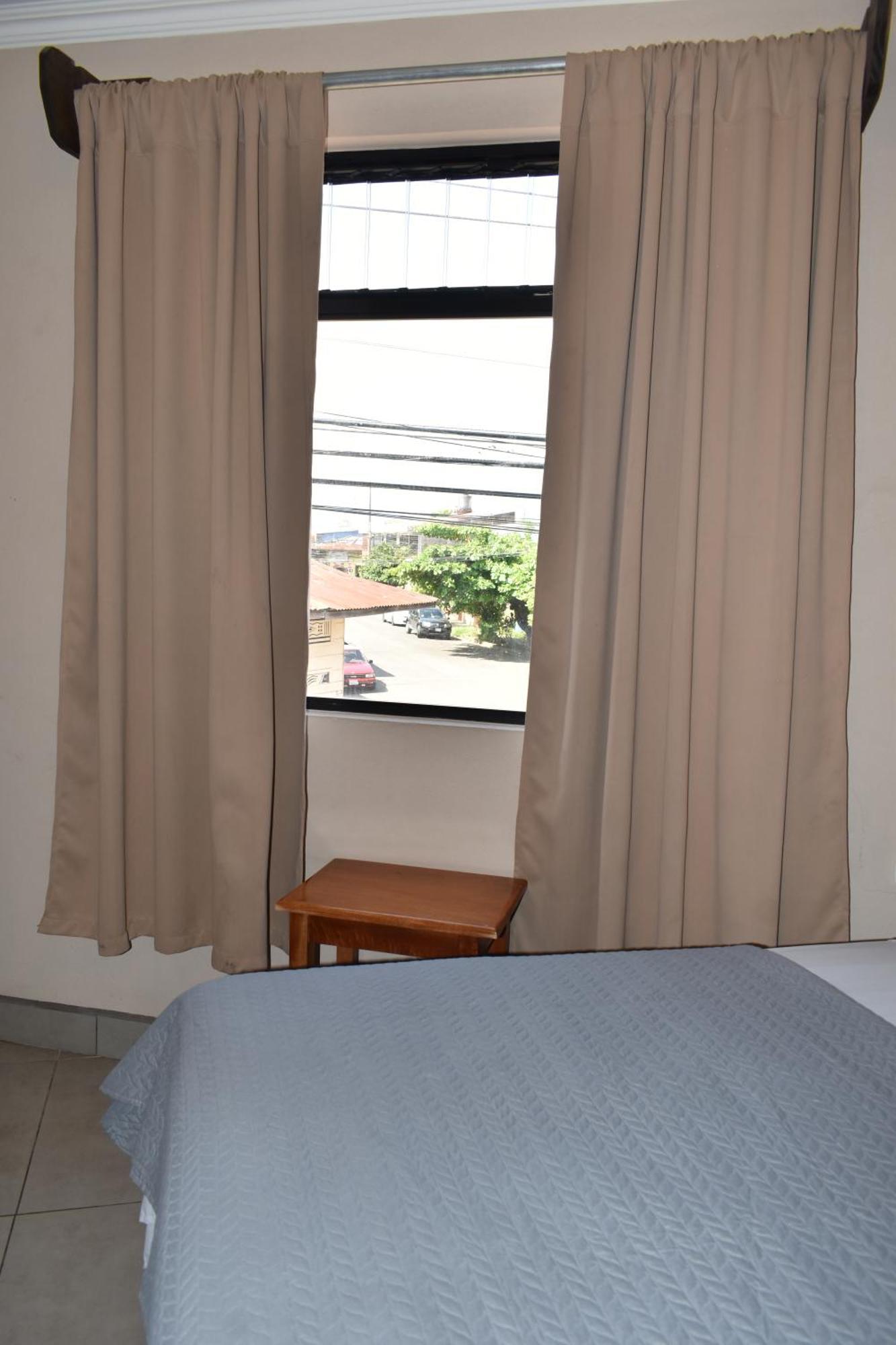 Hotel Cabinas Midey Puntarenas Exteriör bild